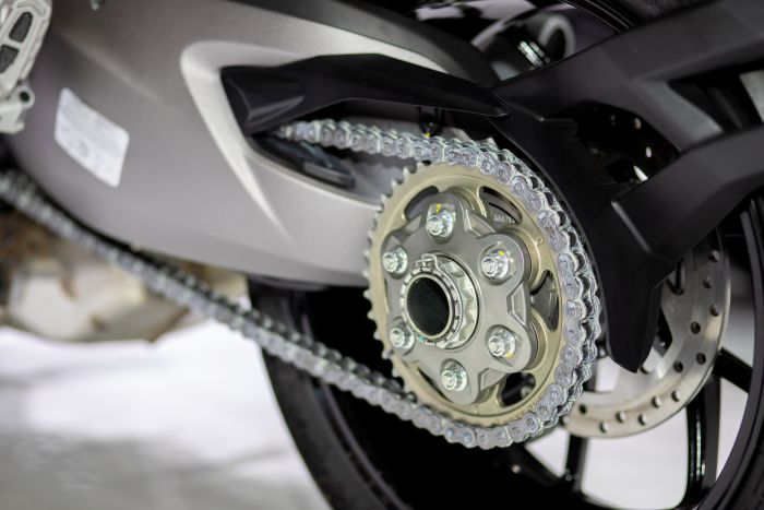 Entretenir votre chaîne de moto pour prolonger sa durée de vie